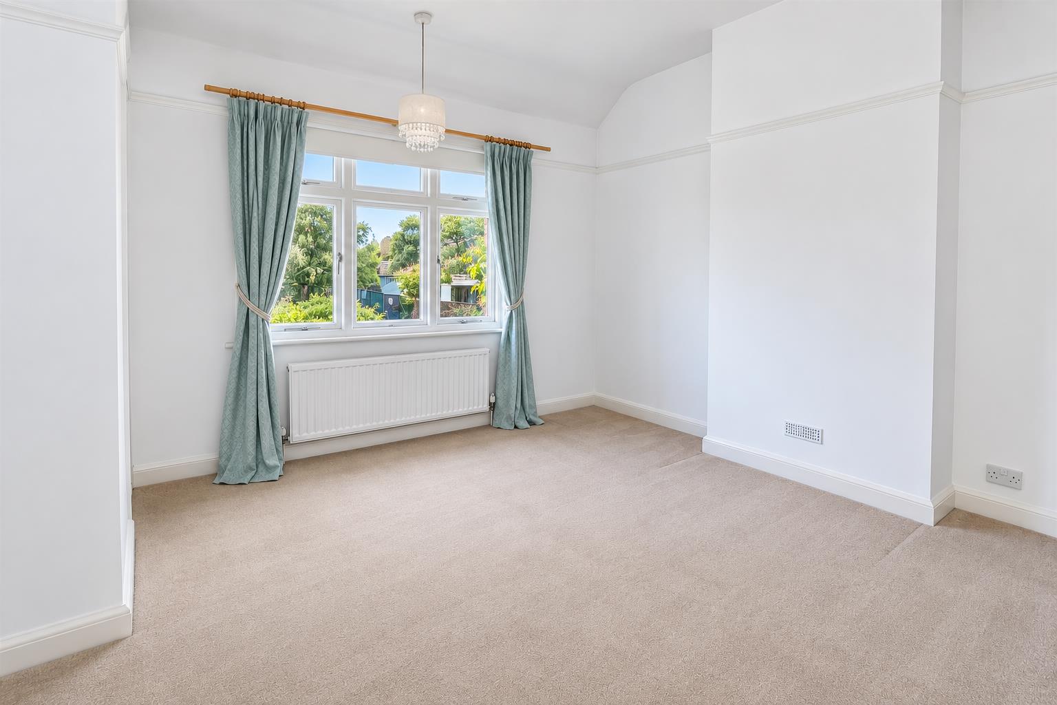 Redford Avenue, Wallington
